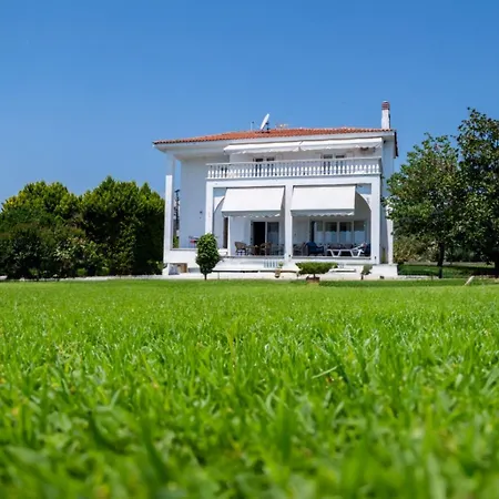 Vila Mae Elaiokhorion