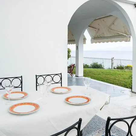 Vila Mae Elaiokhorion